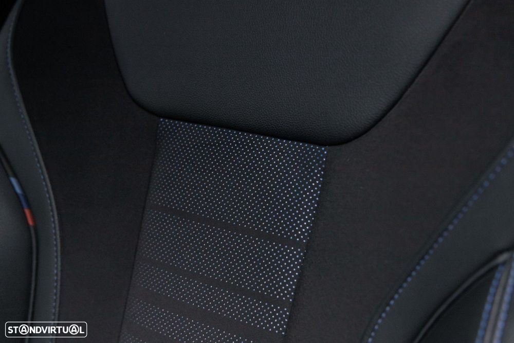 BMW 330 e Pack Desportivo M Auto - 18