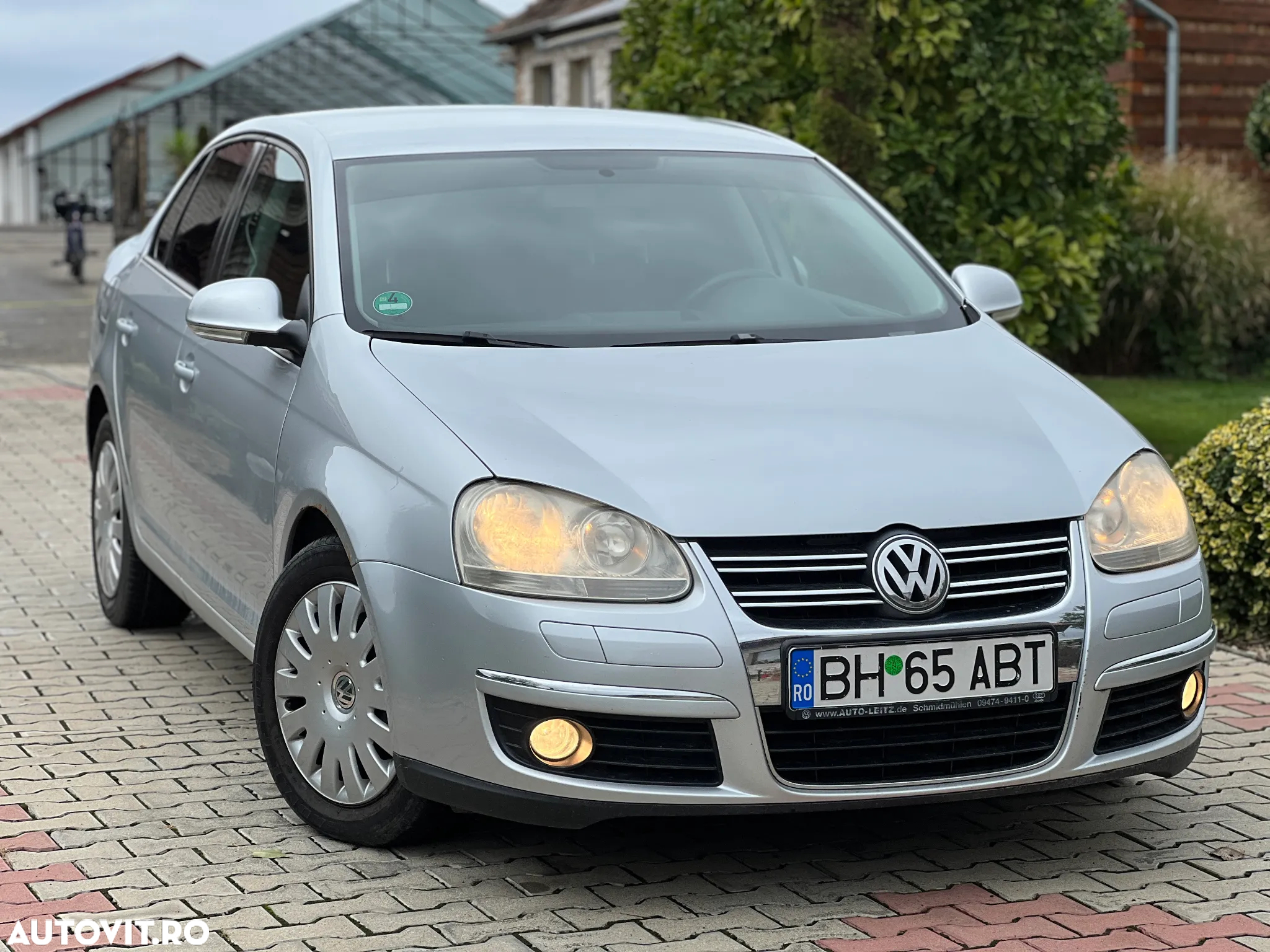 Volkswagen Jetta 1.6 FSI Comfortline - 2