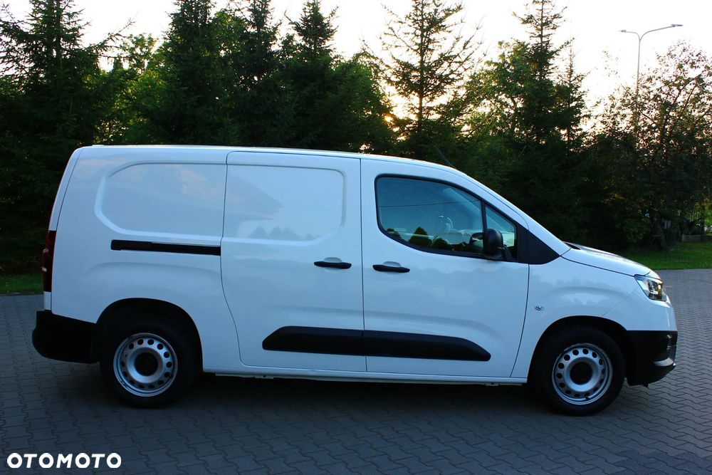 Toyota Proace City 1.5D-4D 102KM LONG L2 3 Osobowy Chłodnia - 19