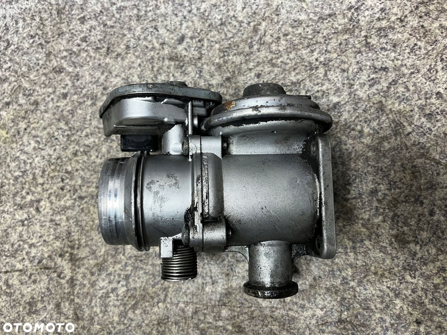 Przepustnica zawor spalin EGR BMW E70 X5 3.0 D 3.5 D M57 E71 X6 E60 E90 E83 - 1