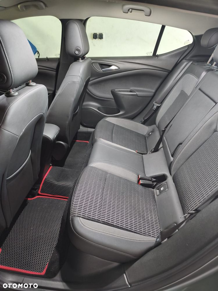 Opel Astra 1.2 T Ultimate S&S - 24