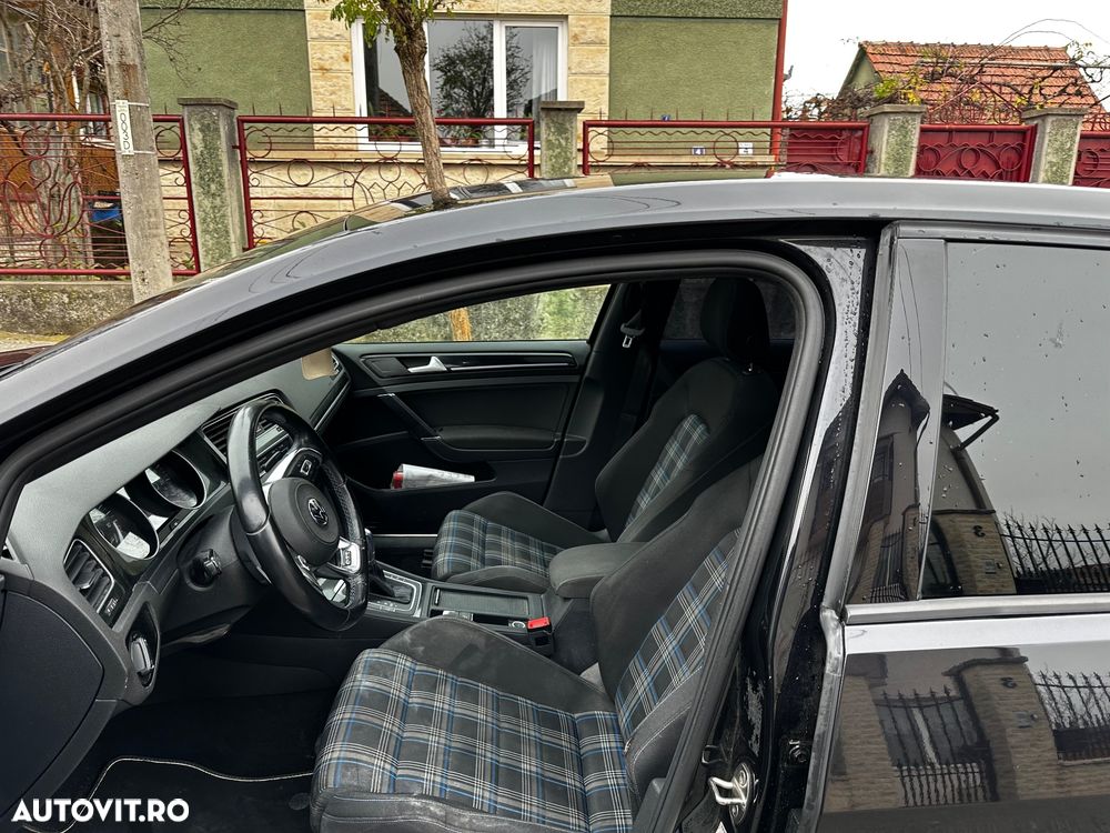 Volkswagen Golf - 20
