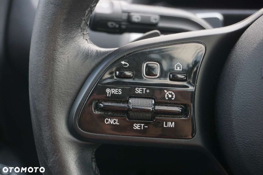 Mercedes-Benz GLB 200 mHEV 7G-DCT - 13
