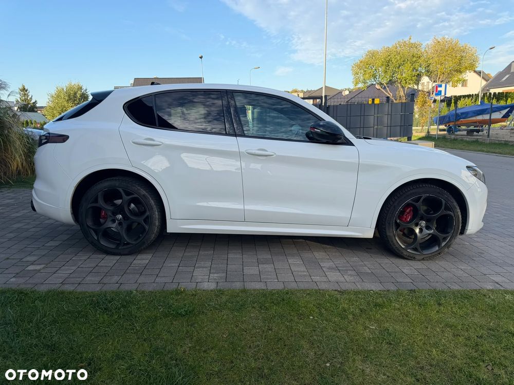Alfa Romeo Stelvio 2024 photo 5