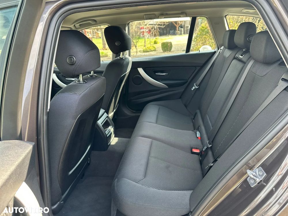 BMW Seria 3 318d Luxury Line - 11