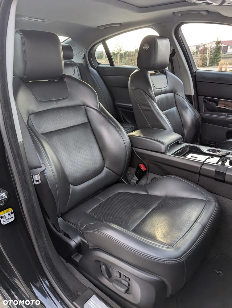 Jaguar XF 3.0 V6 D S Luxury - 21