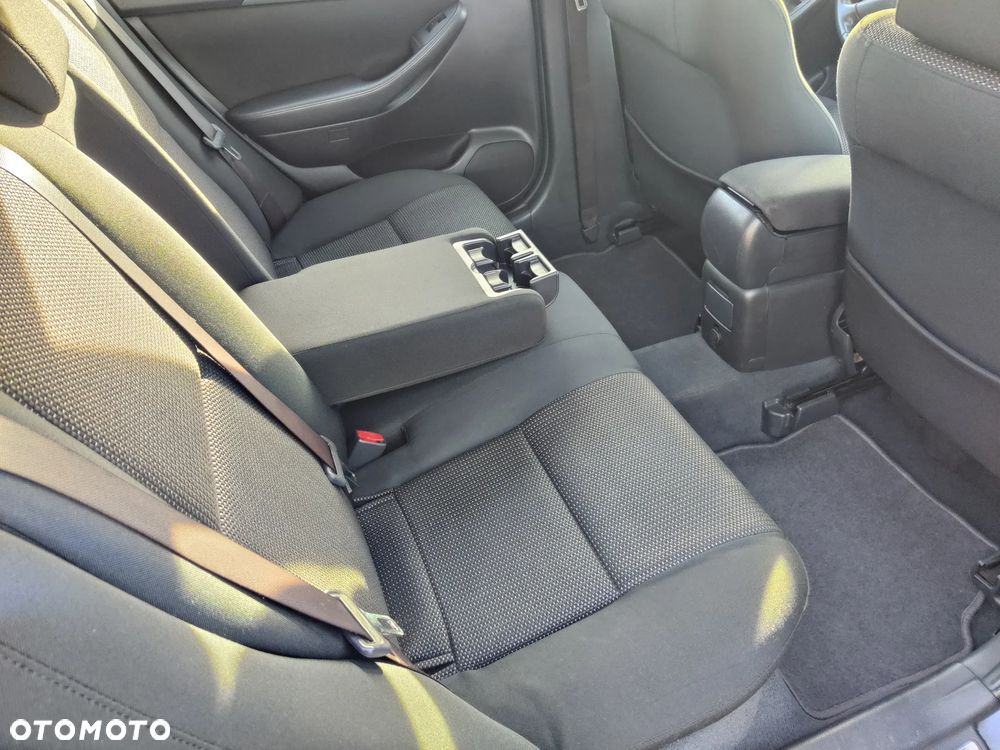 Toyota Avensis 1.8 VVT-i Sol - 11