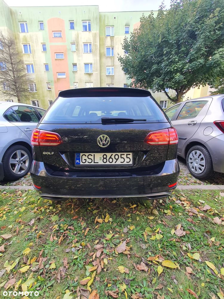 Volkswagen Golf - 6