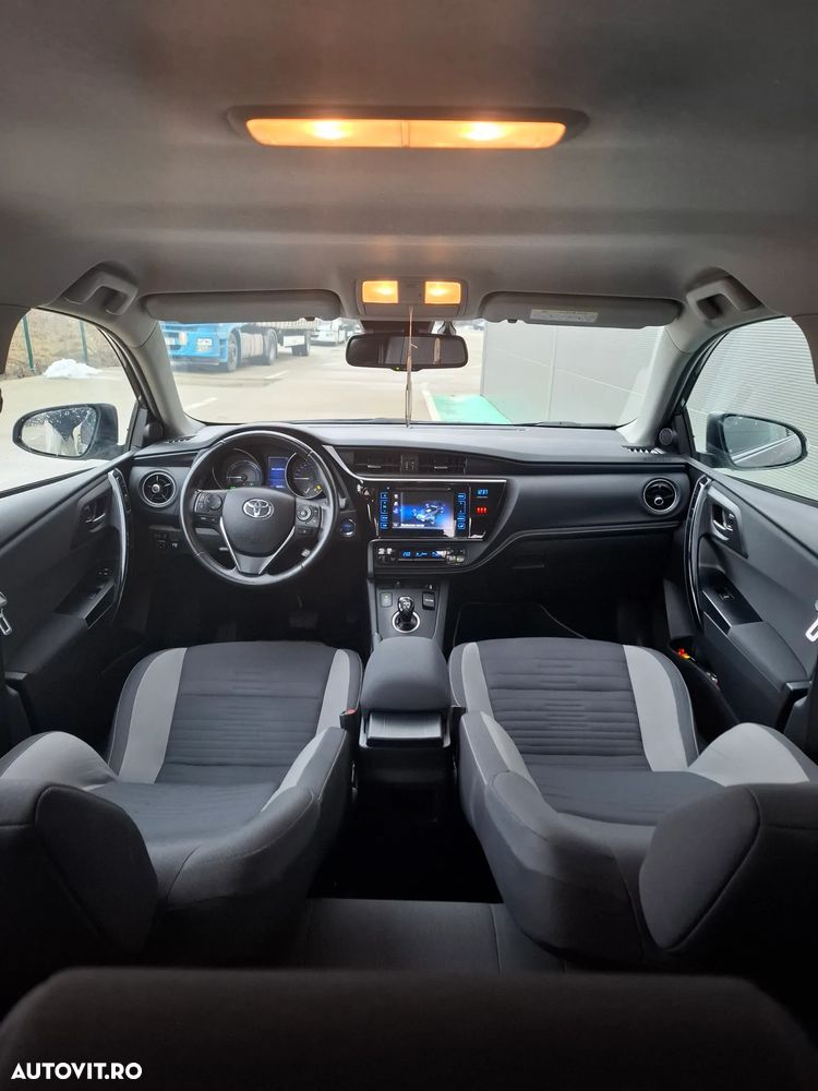 Toyota Auris 1.8 L VVT-i Sol+ - 6