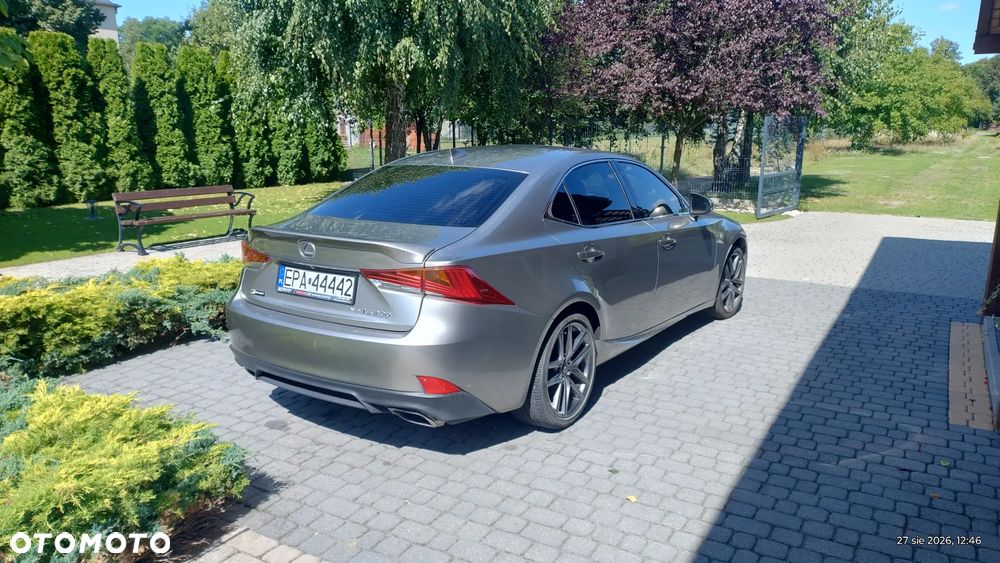 Lexus IS - 7