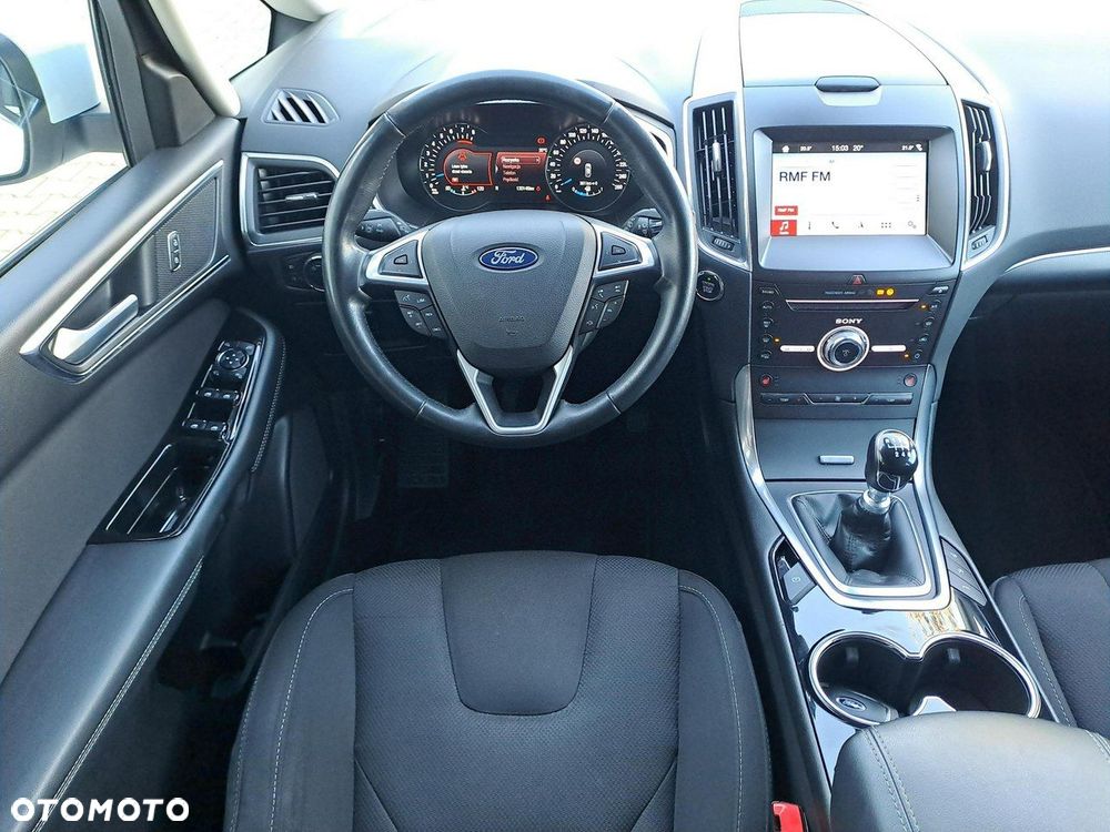Ford S-Max - 12