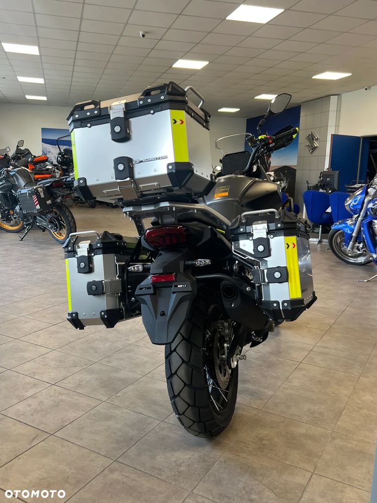 QJMOTOR SVT 650X - 11
