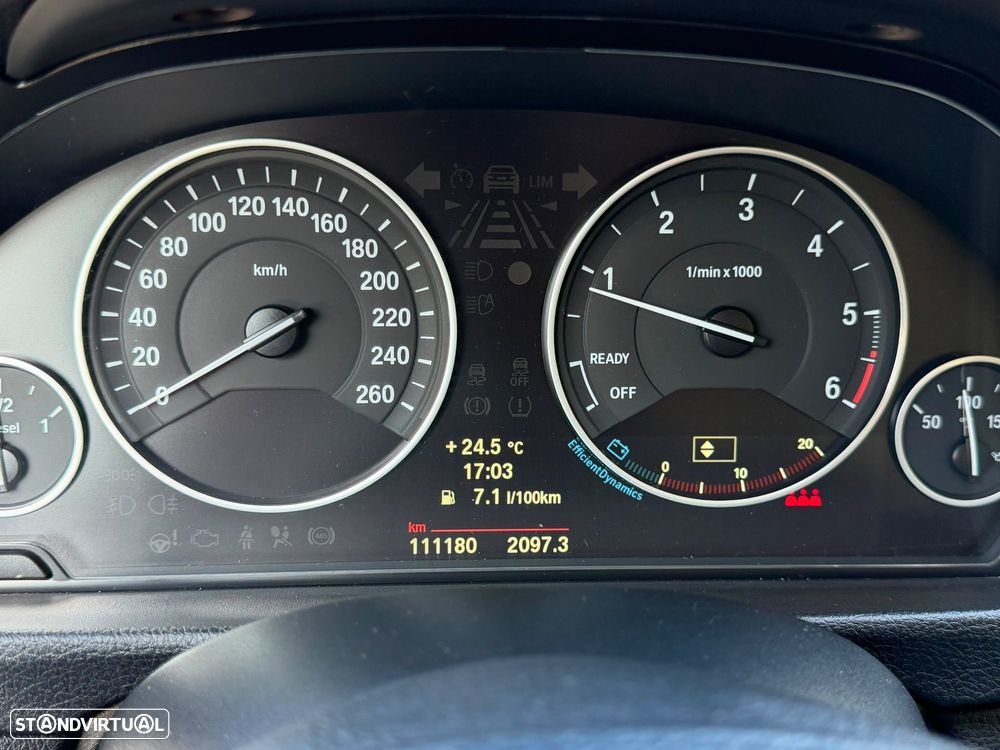 BMW 320 d Line Luxury - 15