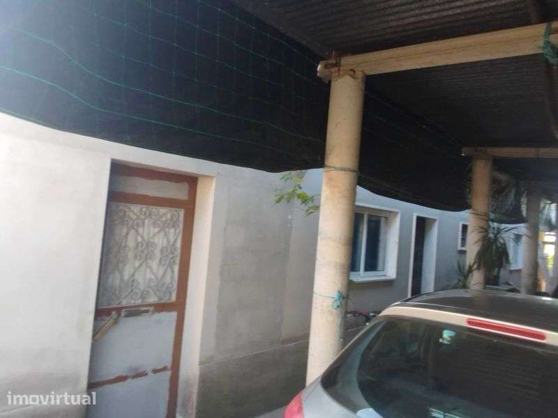 Vende-se pequena quinta - Grande imagem: 2/3