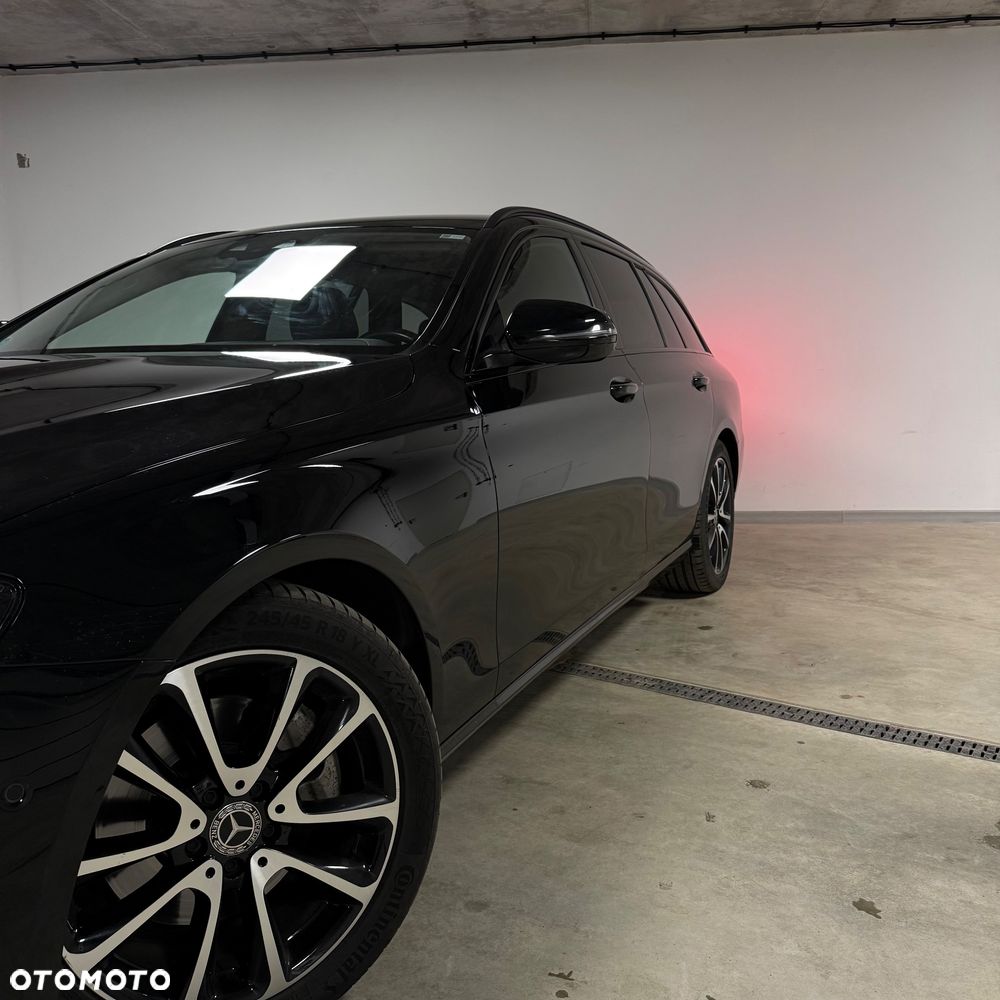 Mercedes-Benz Klasa E 220 d T 9G-TRONIC Avantgarde - 4