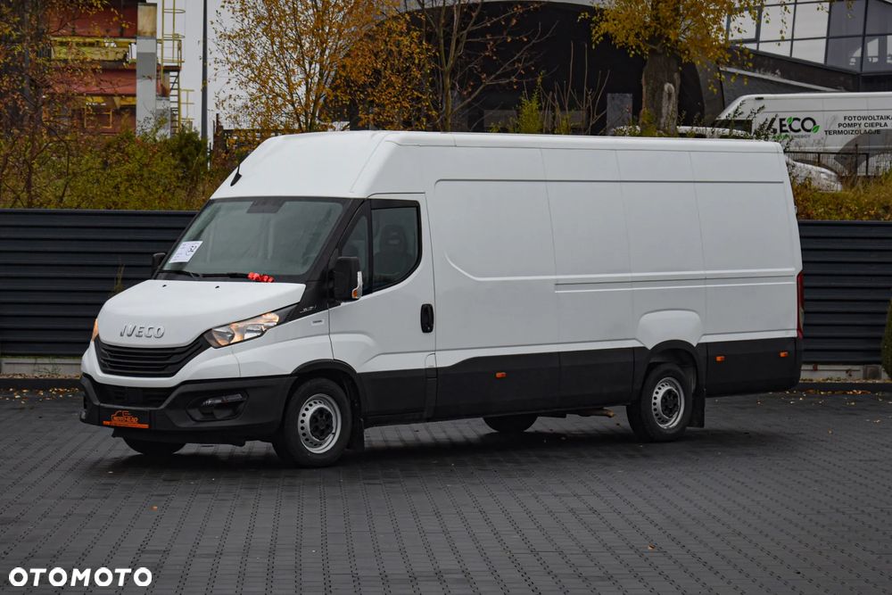 Iveco DAILY MAXI 35S16 / 2.3 - 160 KM / NOWY MODEL / 3 OSOBY / DOSTAWCZE / BLASZAK / KLIMA / CZUJNIKI COFANIA / TRYB CITY-ECO / 2023 / SERWISOWANY / SPROWADZONY Z NIEMIEC - 1