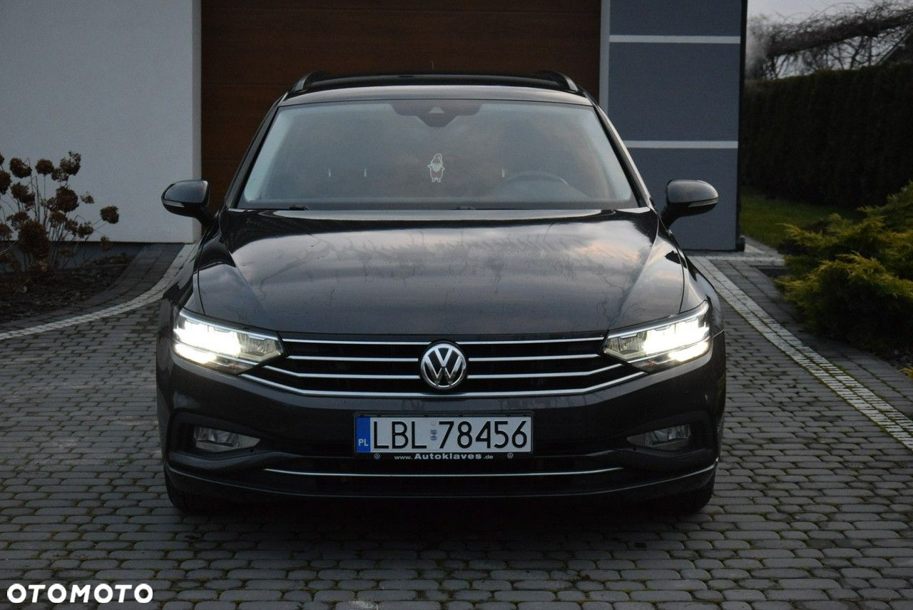 Volkswagen Passat - 2