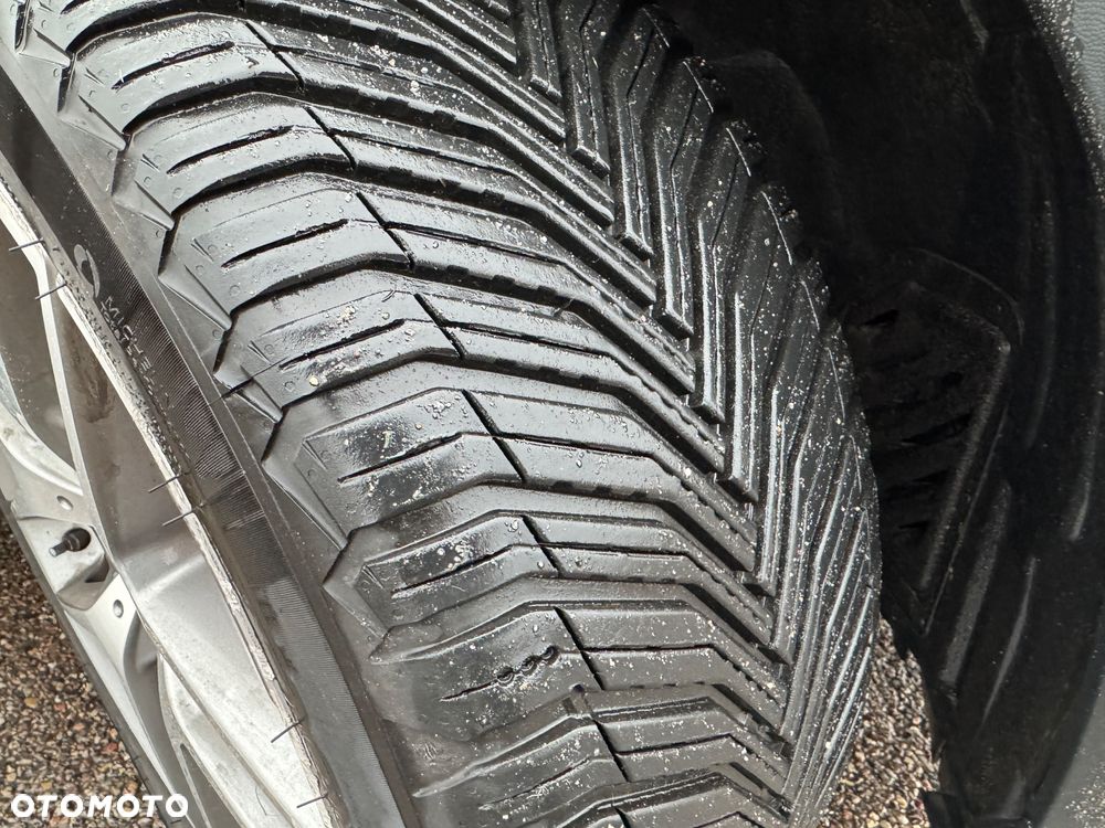 Mercedes-Benz GLA - 24