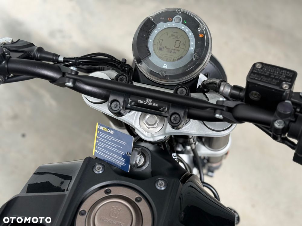 Husqvarna Svartpilen - 21