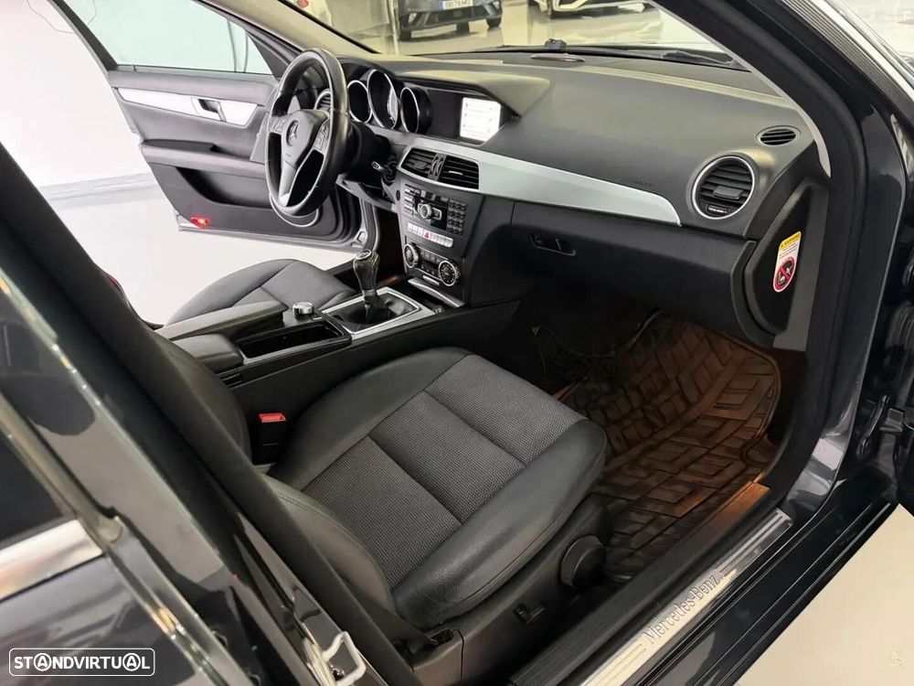 Mercedes-Benz C 220 - 23