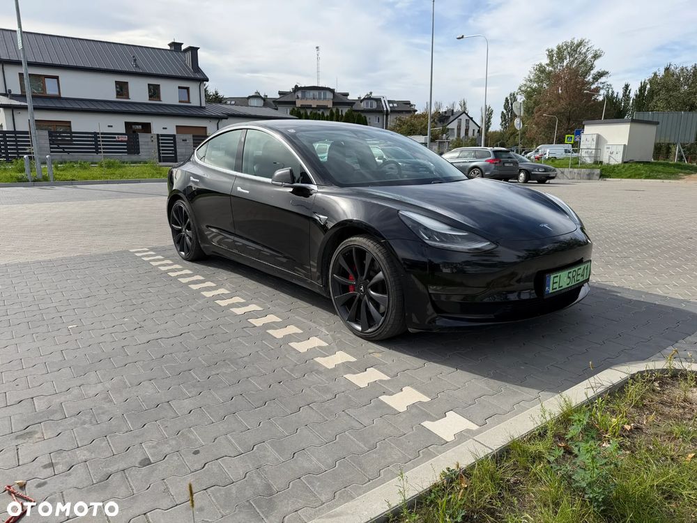 Tesla Model 3 Langstreckenbatterie Allradantrieb Dual Motor Performance - 3