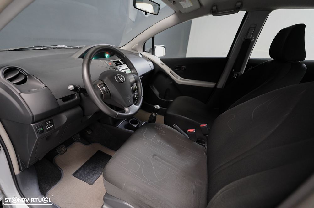 Toyota Yaris 1.0 VVT-i Comfort+AC+VSC - 14
