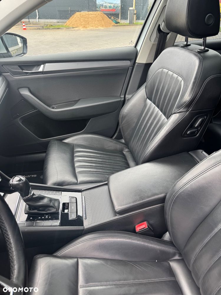 Skoda Superb 1.8 TSI DSG SportLine - 14