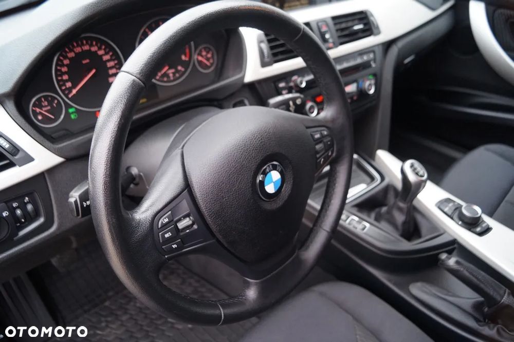 BMW Seria 3 318d DPF Edition Exclusive - 20