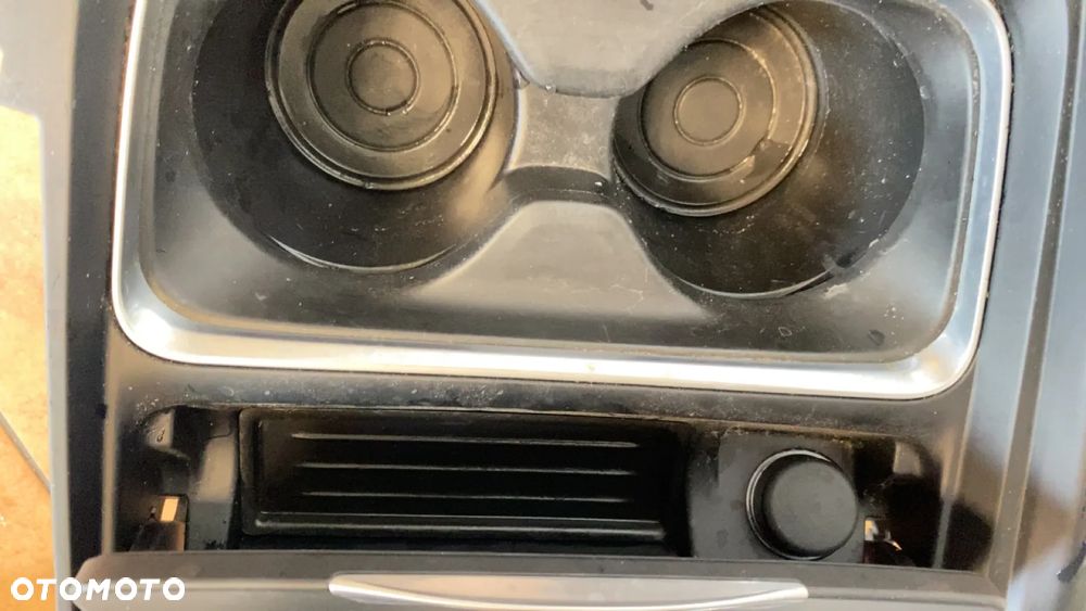 UCHWYT NA KUBEK DESKI ROZDZIELCZEJ BMW F30 F31 82197009 - 3
