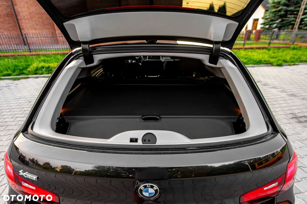 BMW Seria 5 530d Sport-Aut Luxury Line - 34