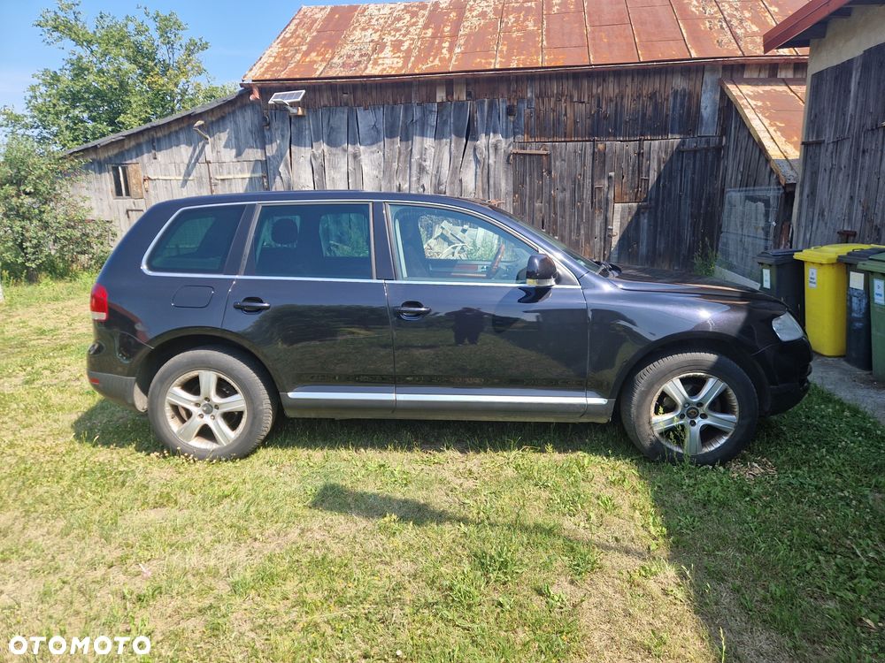 Volkswagen Touareg - 1