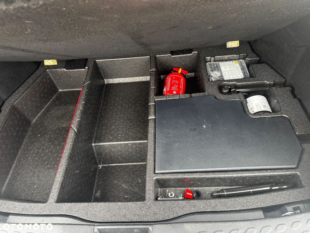 Toyota C-HR 2.0 Hybrid Executive - 12