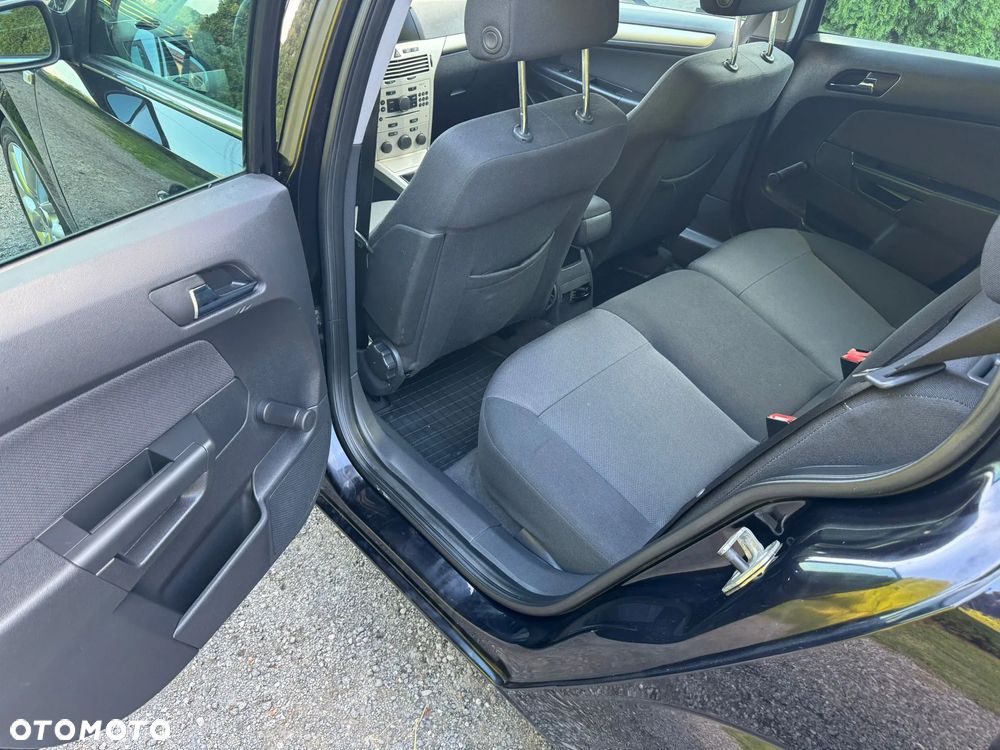 Opel Astra 1.6 Caravan Easytronic Edition - 22