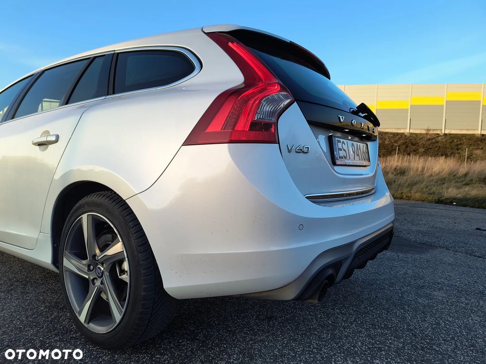 Volvo V60 D6 AWD Plug-in Hybrid Summum - 20
