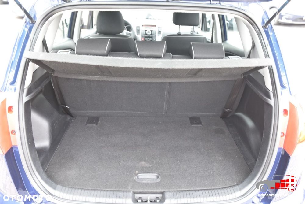 Kia Venga - 19