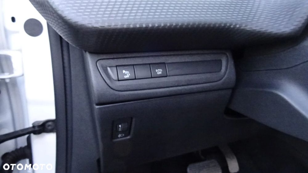 Peugeot 2008 1.2 Pure Tech GPF Allure S&S EAT6 - 12