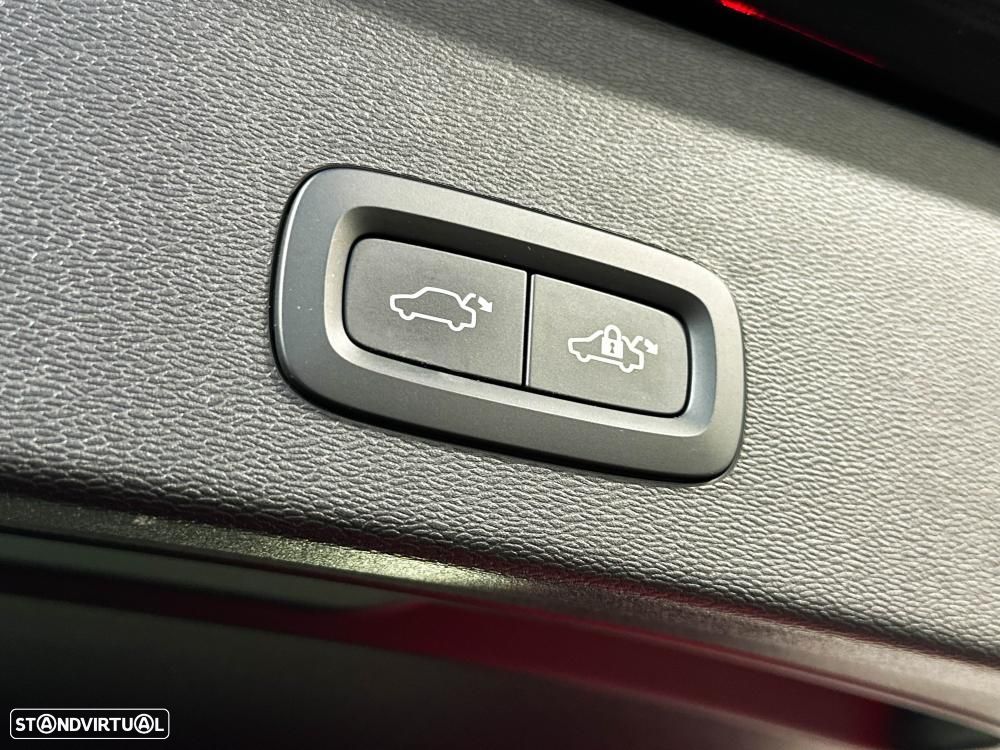 Volvo C40 Recharge 82 kWh Twin Motor Plus - 18