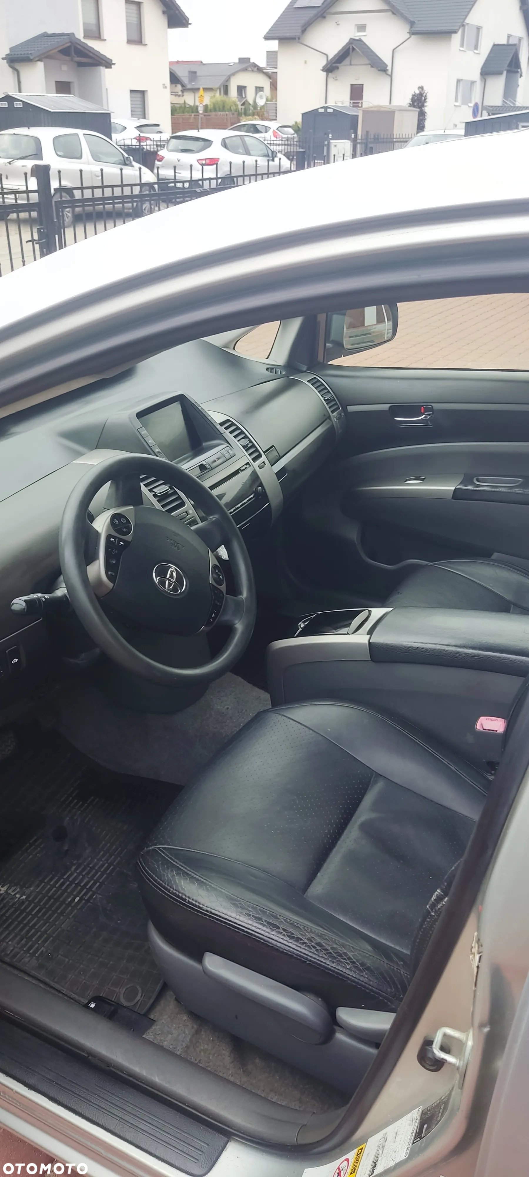 Toyota Prius ver--hybrid-executive - 8