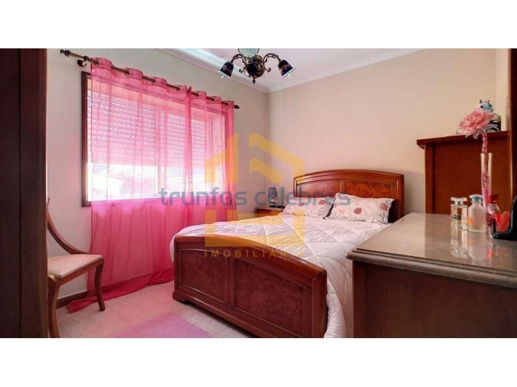 Andar de Moradia T2 com Garagem Fechada | caxinas I Vila do Conde - Grande imagem: 2/10