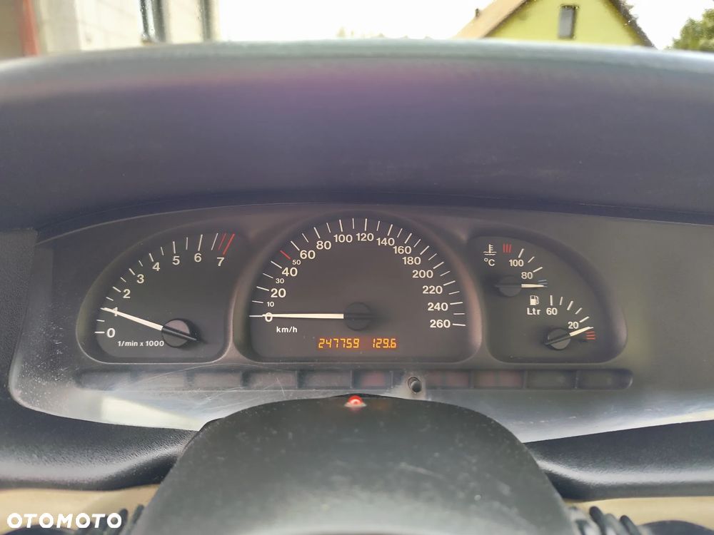 Opel Vectra 2.0 CDX - 9