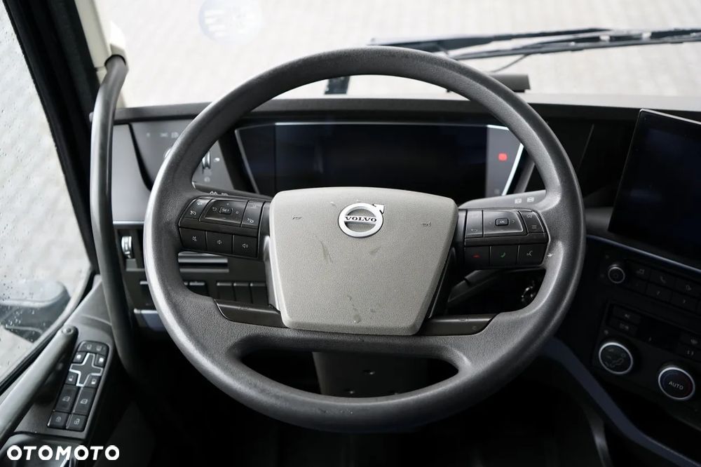 Volvo FH 460 / 6x2 / FIRANKA- 7,7 m / DACH PODNOSZONY / I-SAVE / KLIMA POSTOJOWA / OŚ PODNOSZONA SKRĘTNA / - 30