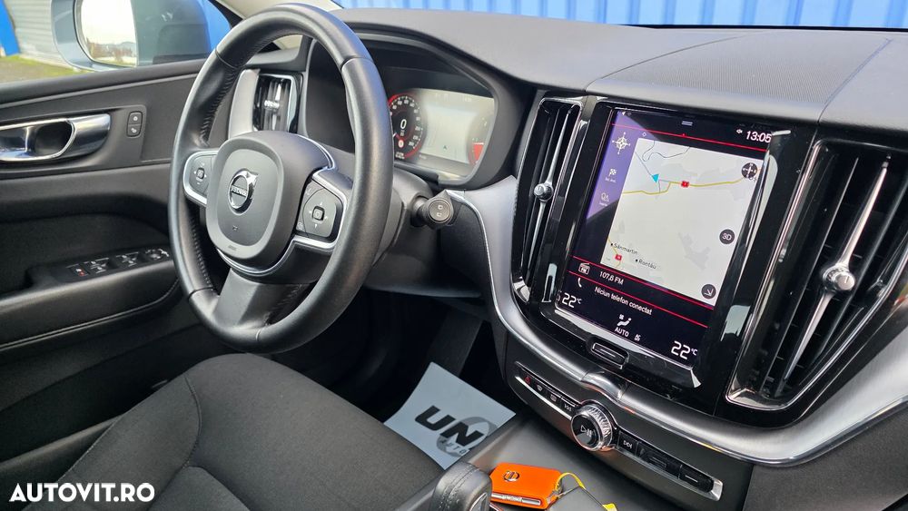 Volvo XC 60 B4 MHEV AT8 FWD Momentum Pro - 20