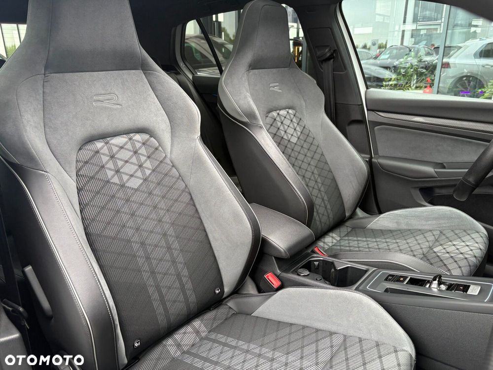 Volkswagen Golf - 19