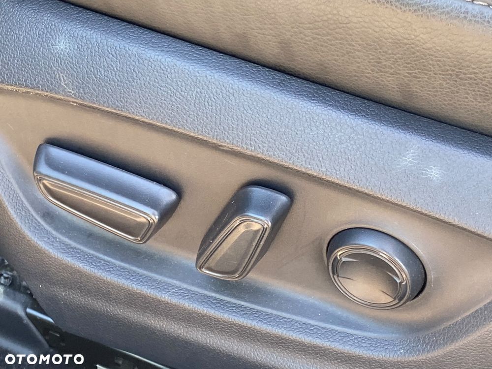 Toyota Camry 2.5 Hybrid Comfort CVT - 20