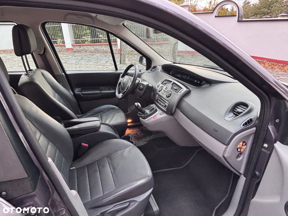 Renault Grand Scenic 2.0 16V Privilege - 7
