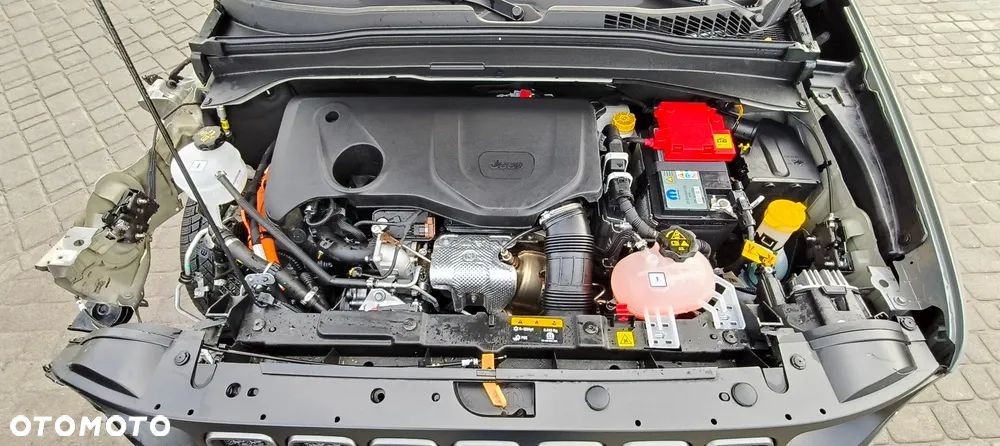 Jeep Renegade 1.3 T-GDI 4xe PLUG-IN Hybrid Automatik Trailhawk - 13