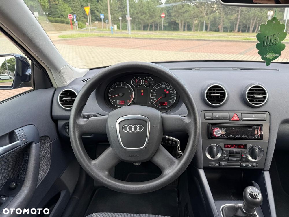 Audi A3 Sportback 1.6 FSI Ambiente - 20