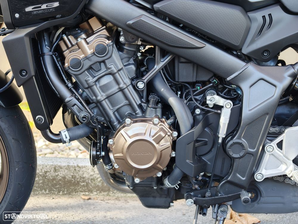 Honda CB 650R E-Clutch + Pack Confort - 10