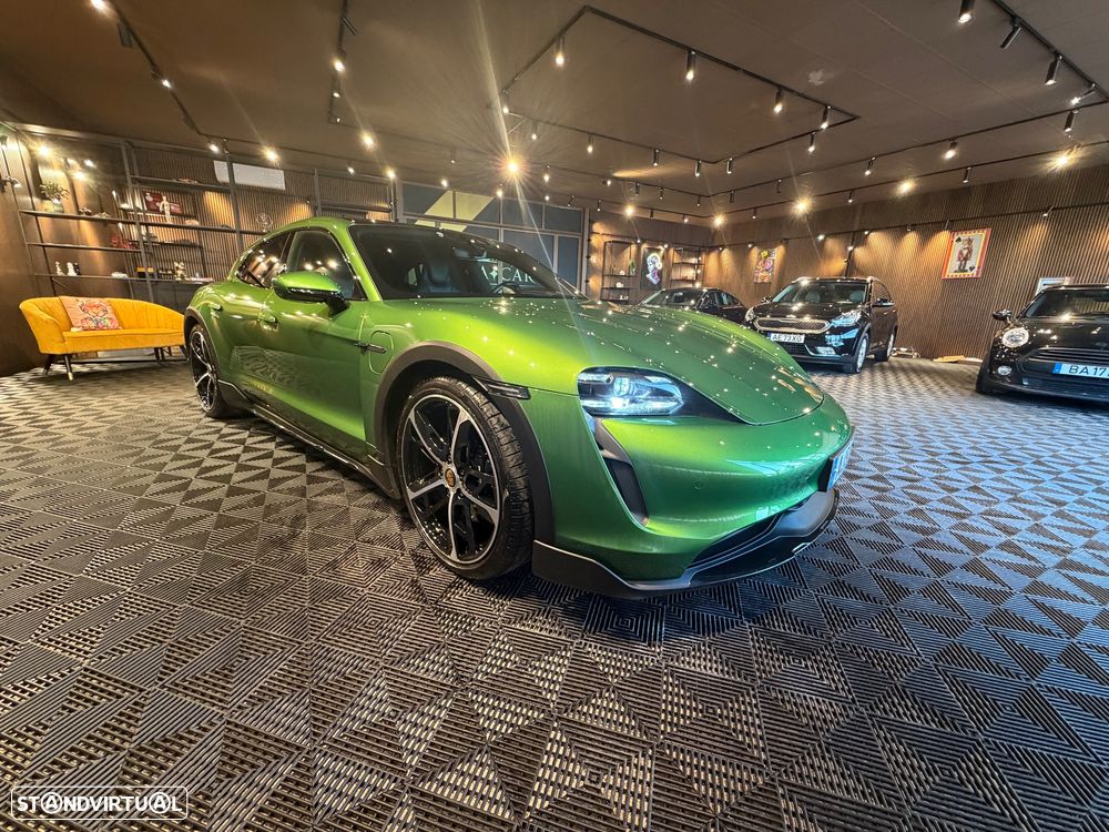 Porsche Taycan Cross Turismo 4S - 8