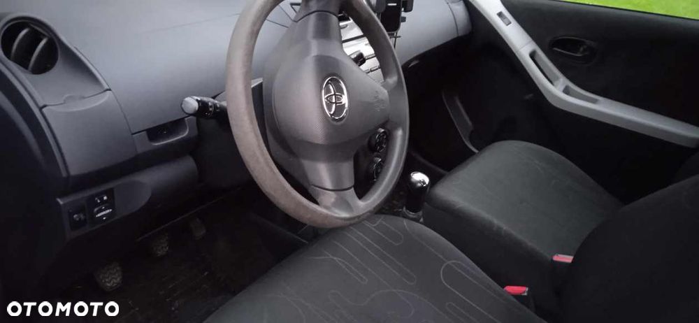 Toyota Yaris 1.0 VVT-i - 7
